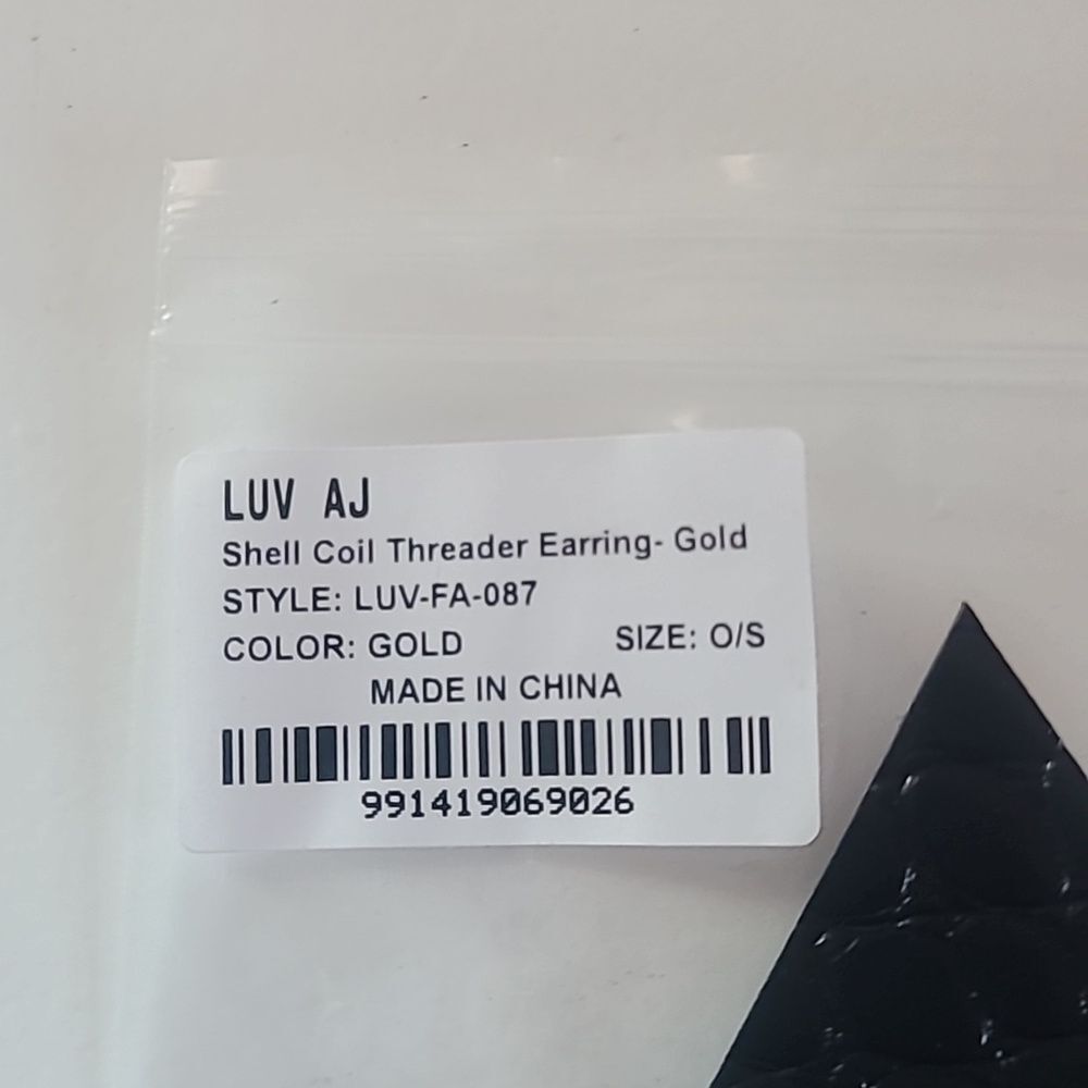 LUV AJ Shell Coil Threader Earring Modern Gold - Picture 5 of 9